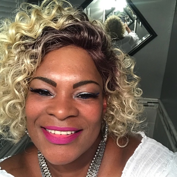 Meet your Posher, Theresa - Picture 1 of 1